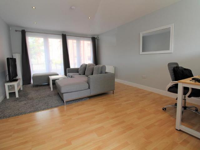 2 bedroom apartment to rent