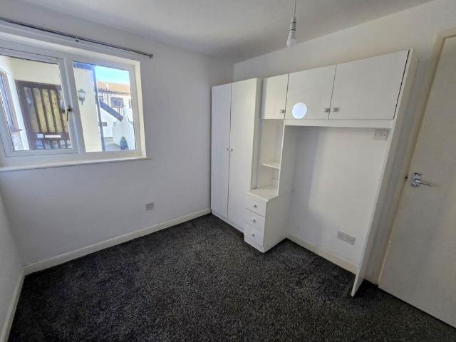 2 bedroom apartment to rent