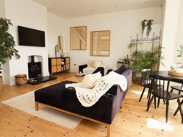 2 bedroom apartment to rent