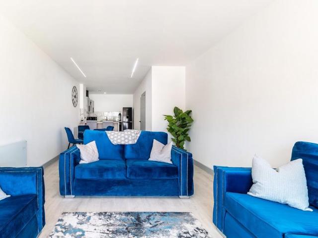 2 bedroom apartment to rent