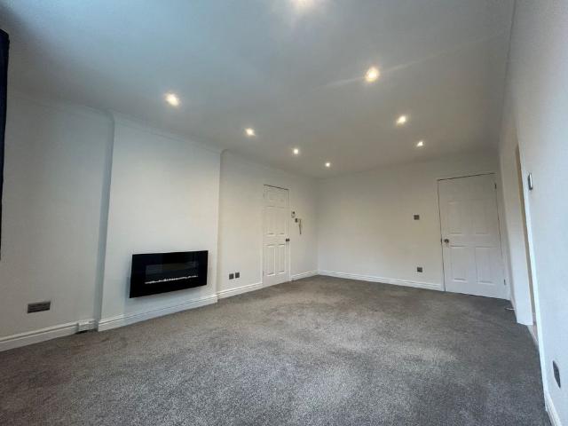 2 bedroom apartment to rent