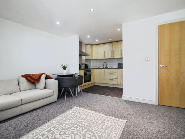 2 bedroom apartment to rent