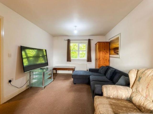 2 bedroom apartment to rent