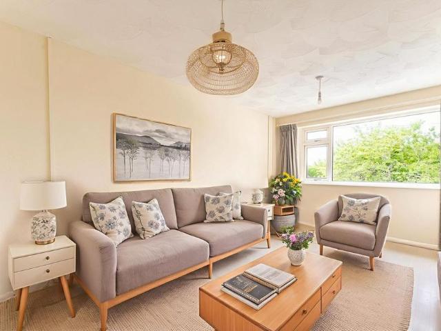 2 bedroom apartment to rent