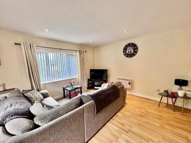 2 bedroom apartment to rent