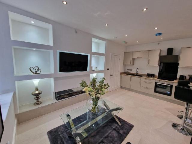 2 bedroom apartment to rent