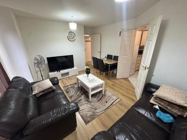 2 bedroom apartment to rent