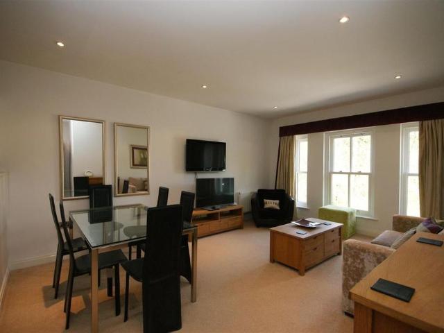 2 bedroom apartment to rent