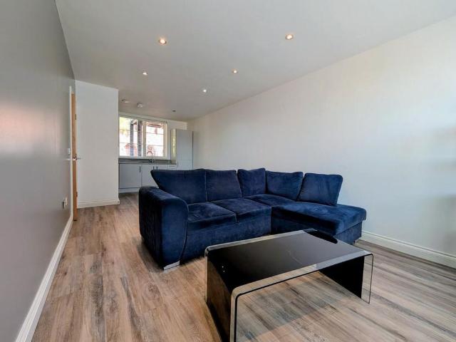 2 bedroom apartment to rent