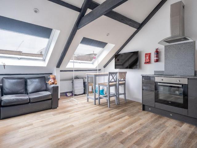 2 bedroom apartment to rent