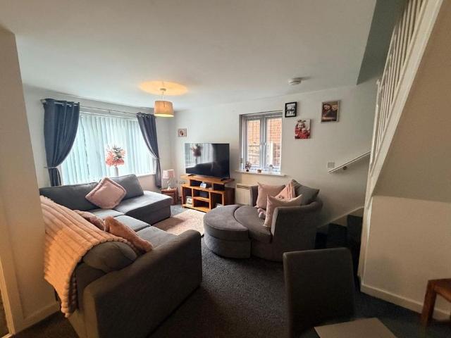 2 bedroom apartment to rent