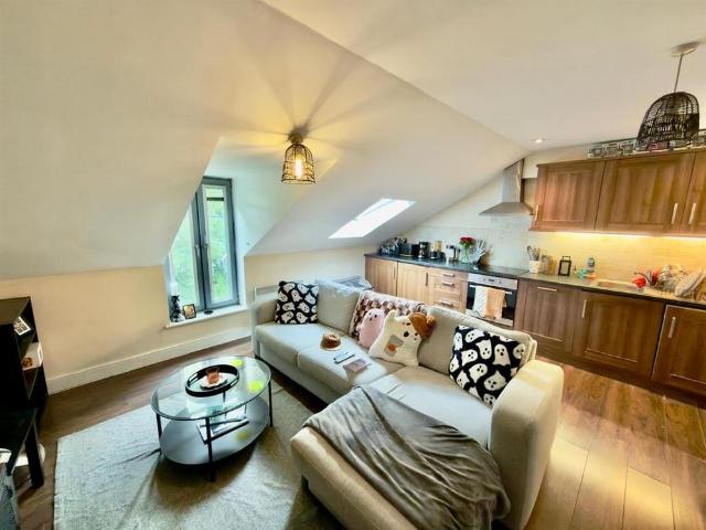 2 bedroom apartment to rent