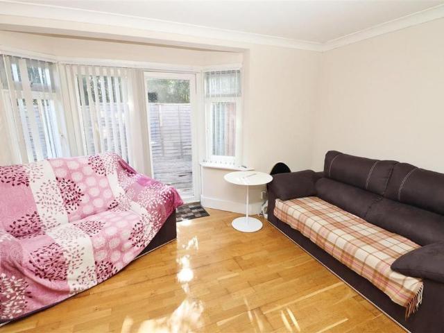 2 bedroom apartment to rent