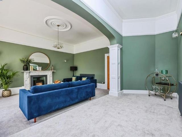 2 bedroom apartment to rent