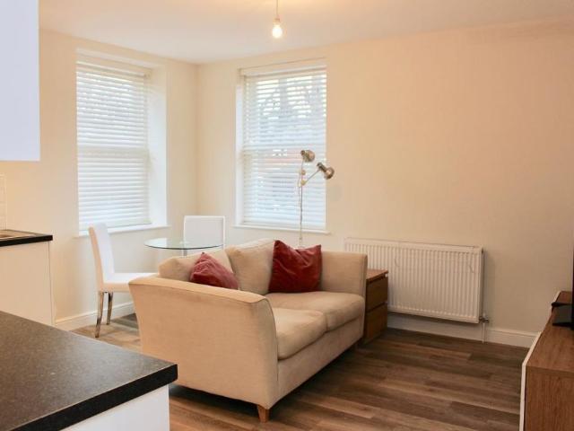 2 bedroom apartment to rent