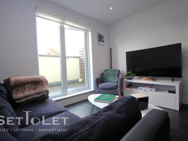2 bedroom apartment to rent