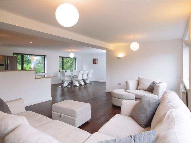 2 bedroom apartment to rent