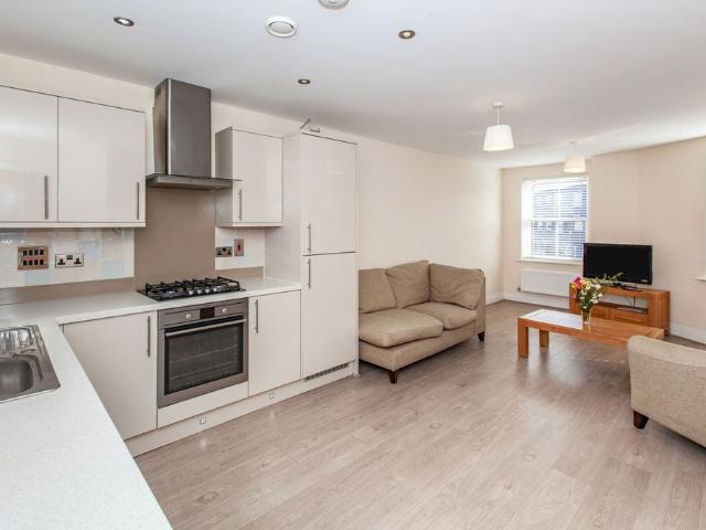 2 bedroom apartment to rent