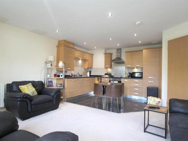 2 bedroom apartment to rent