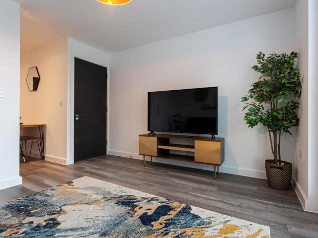 2 bedroom apartment to rent