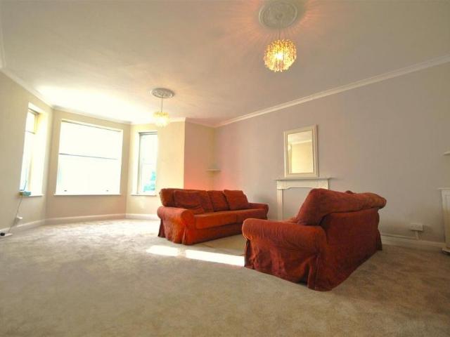 2 bedroom apartment to rent