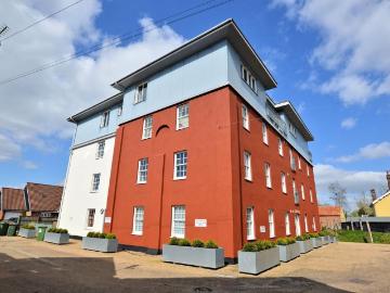 Breckland, East of England - Balcony, Parking