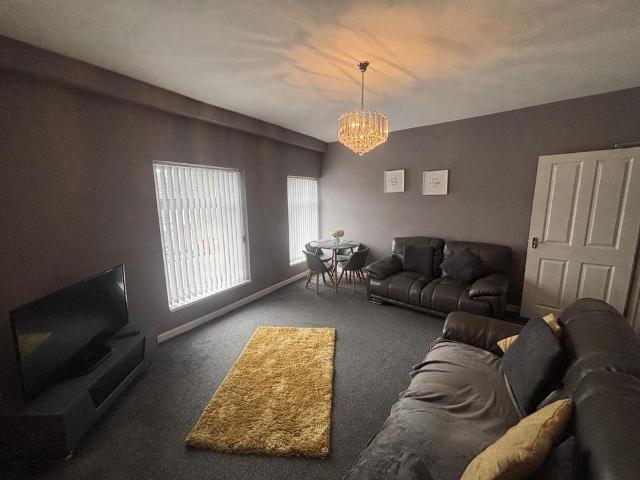 2 bedroom apartment to rent