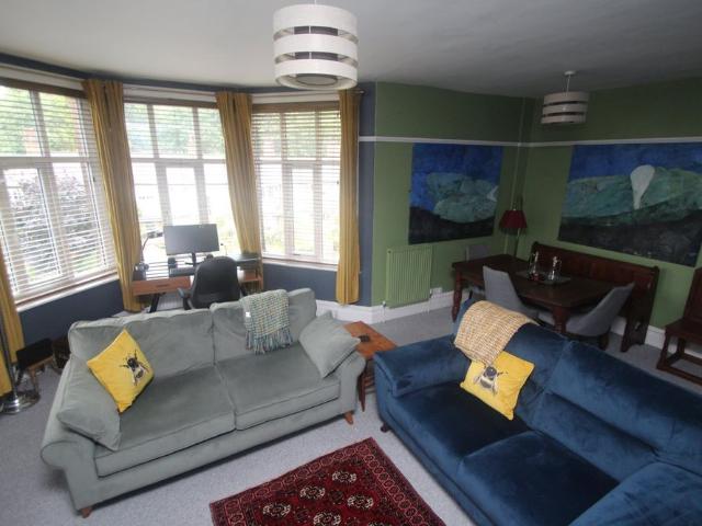 2 bedroom apartment to rent
