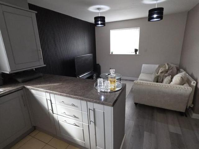 2 bedroom apartment to rent
