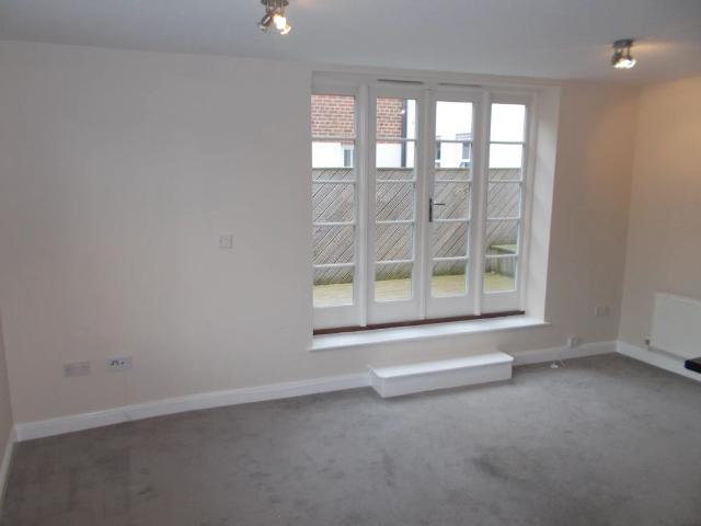 2 bedroom apartment to rent