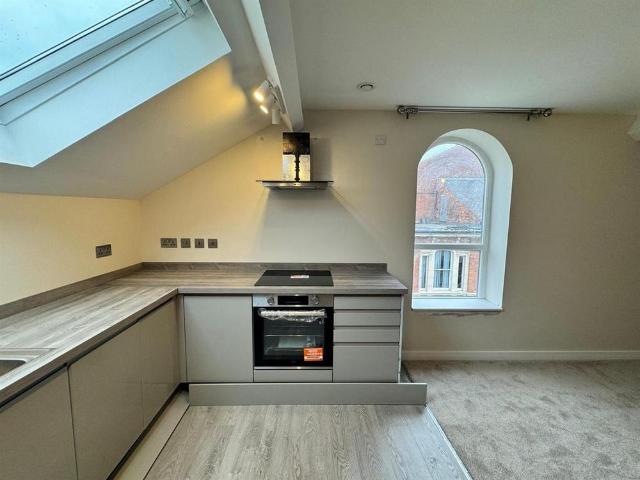 2 bedroom apartment to rent