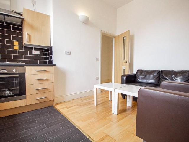2 bedroom apartment to rent