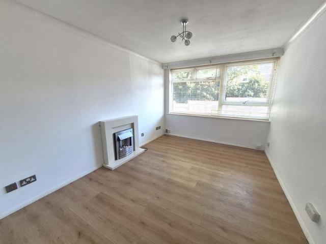 2 bedroom apartment to rent