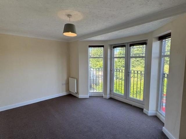 2 bedroom apartment to rent