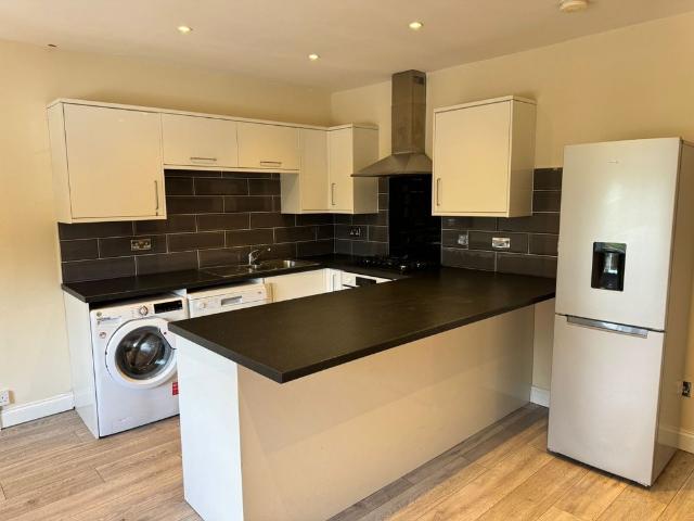 2 bedroom apartment to rent
