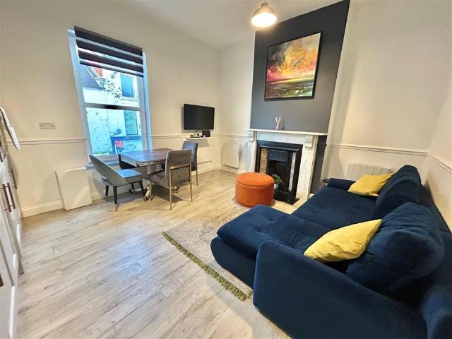 2 bedroom apartment to rent