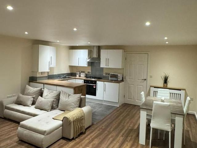 2 bedroom apartment to rent