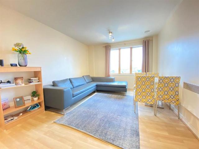 2 bedroom apartment to rent