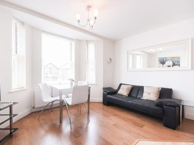 2 bedroom apartment to rent