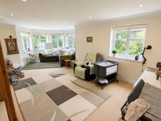 2 bedroom apartment to rent