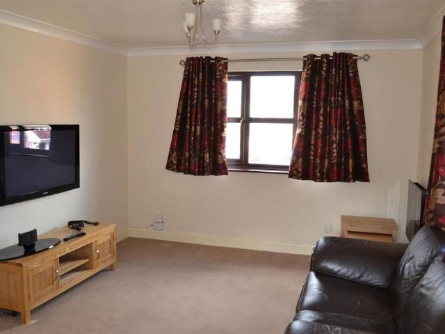 2 bedroom apartment to rent