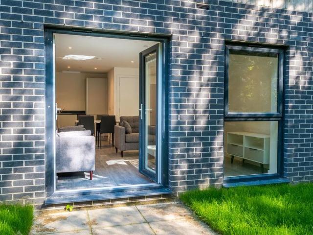 2 bedroom apartment to rent
