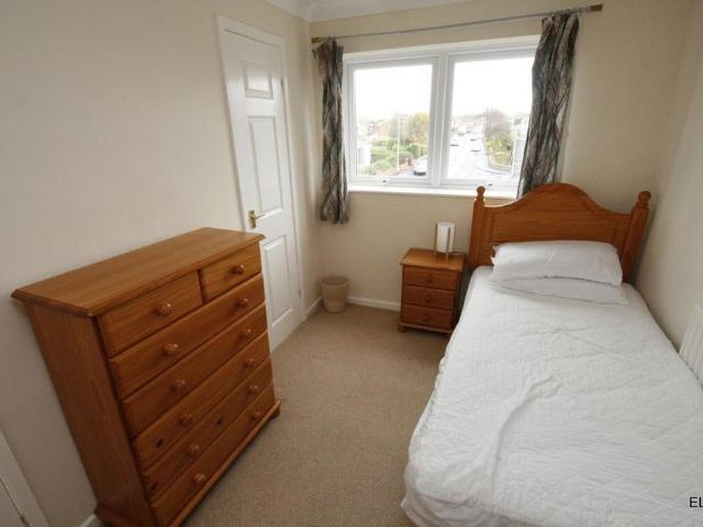 2 bedroom apartment to rent