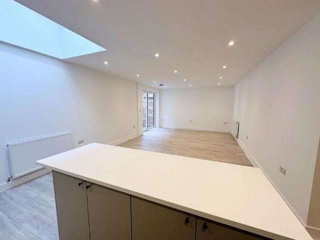 2 bedroom apartment to rent
