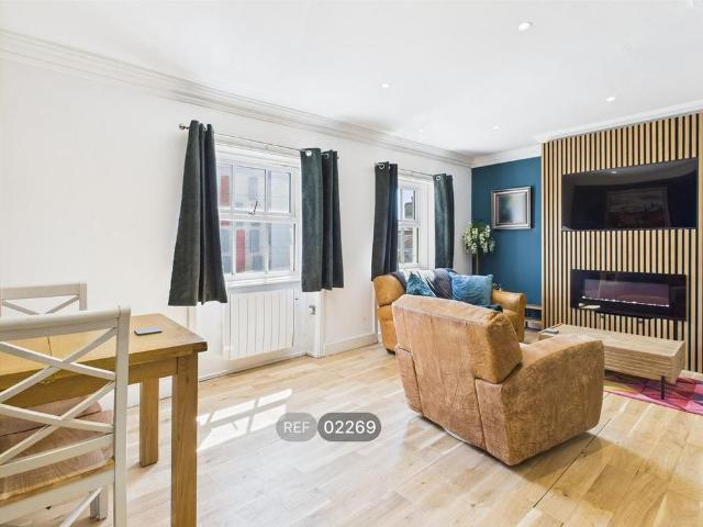 2 bedroom apartment to rent
