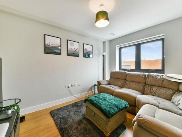 2 bedroom apartment to rent