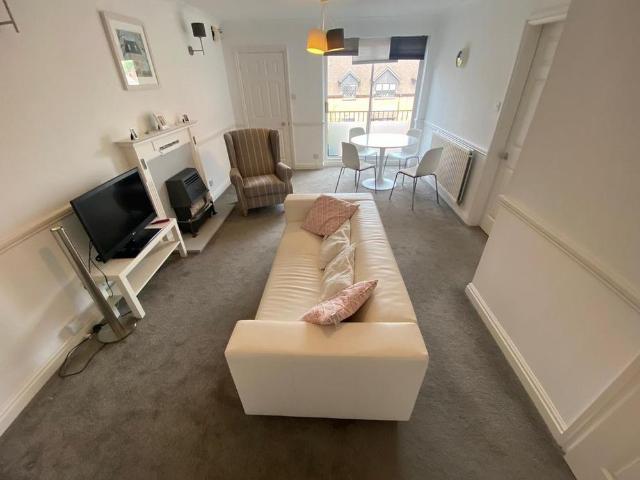 2 bedroom apartment to rent
