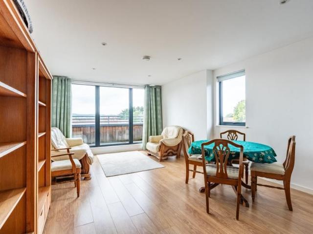 2 bedroom apartment to rent