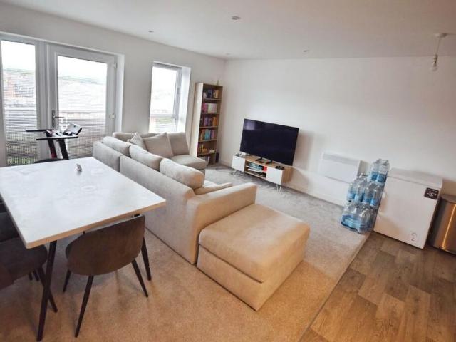 2 bedroom apartment to rent