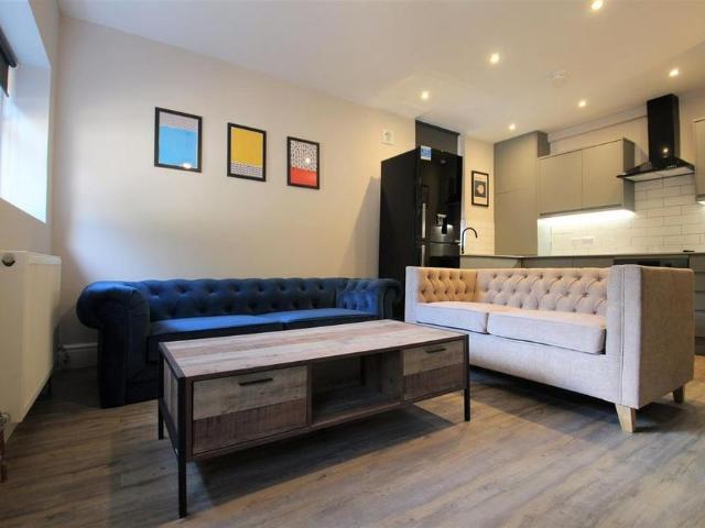 2 bedroom apartment to rent